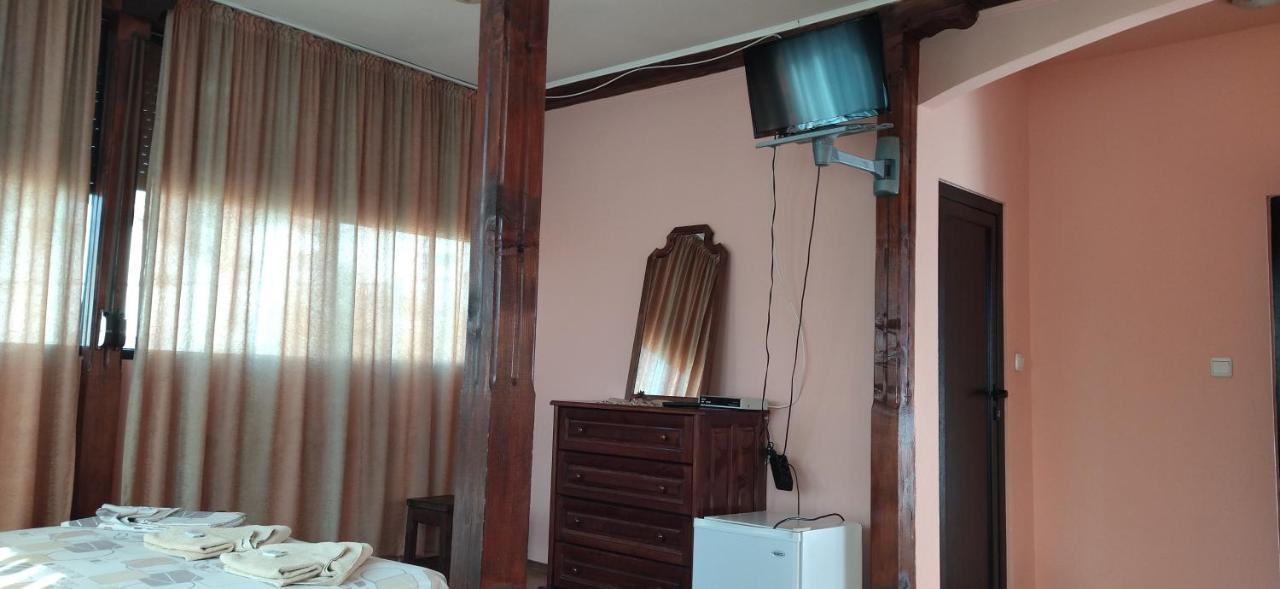 Guest House Ambrozia Kotel Ngoại thất bức ảnh