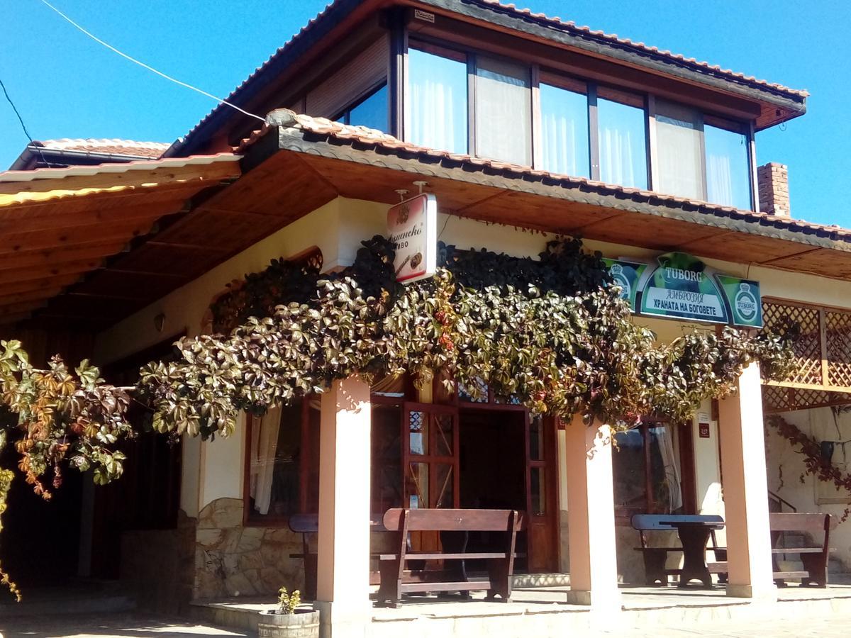 Guest House Ambrozia Kotel Ngoại thất bức ảnh